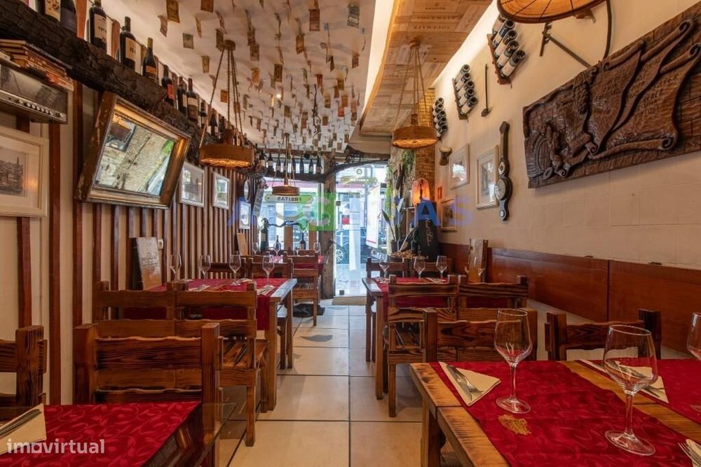 Trespasse de Restaurante Tradicional no Porto: Poveiros, Passos Manuel