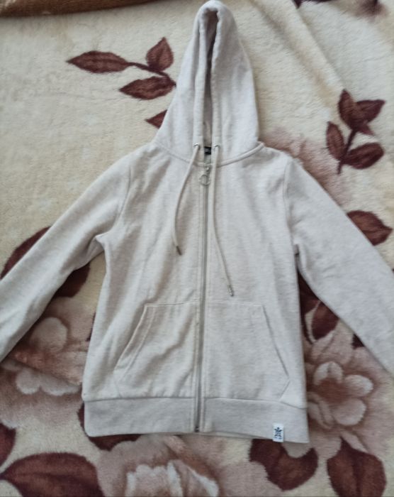 Кофта на замку  сірого кольору