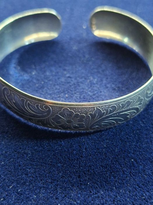 Biżuteria na sprzedaż