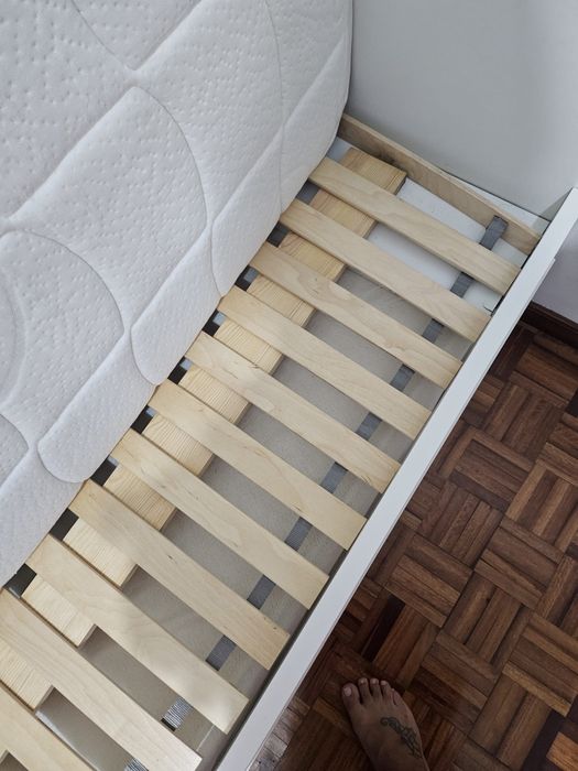 Cama corpo e meio + gaveta