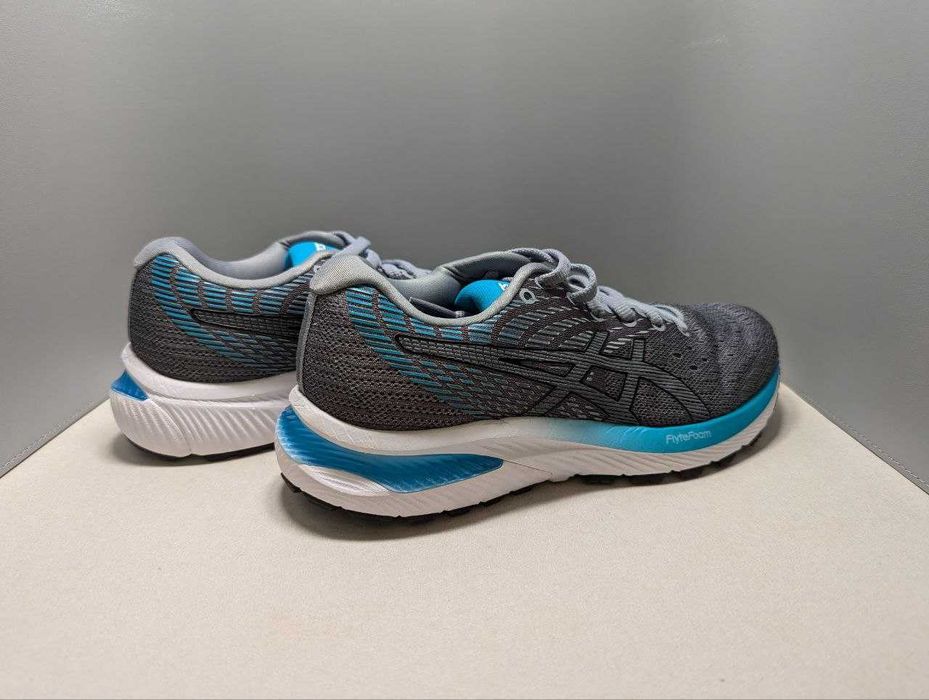 Жіночі кросівки для бігу Asics Gel Cumulus 22 розмір US 7 EU 38