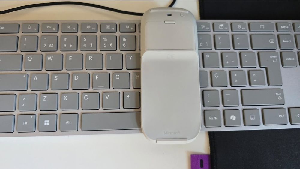 Microsoft Surface Keyboard (2nd Edition) + Microsoft Arc Mouse | Como Novos