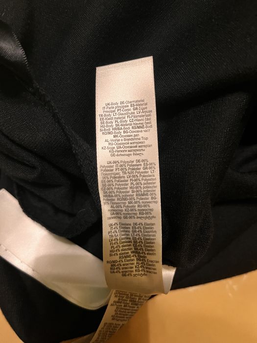 Sukienka czarna AVON