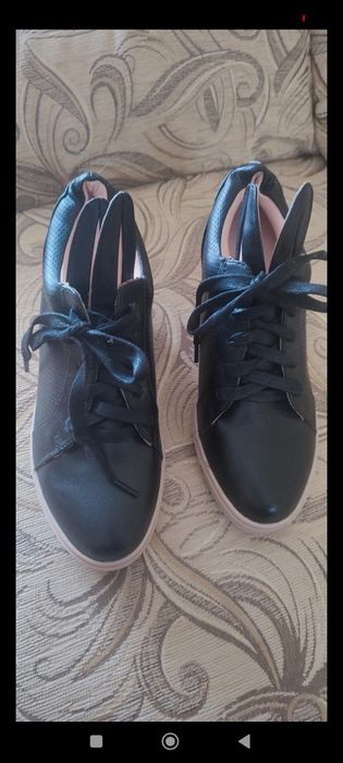 Buty r.39.     .