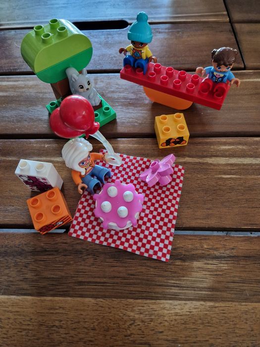 Lego Duplo 10832 przyjęcie urodzinowe