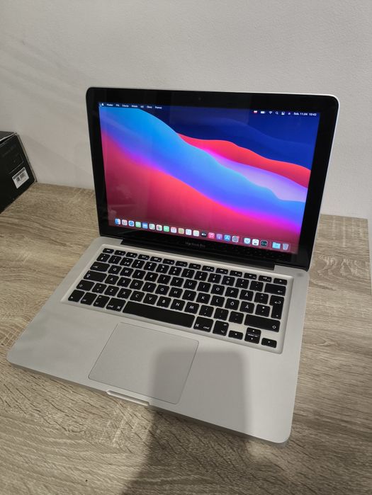 MacBook Pro 2012 Intel core i5 16gb /320gb