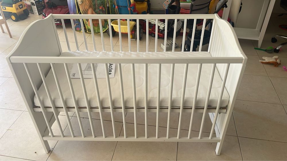 Berço com colchão