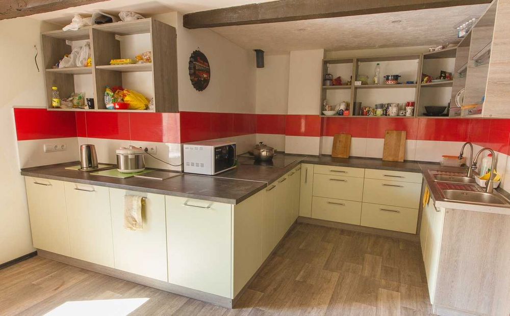 Хостел для студентів в центрі - без комісії та комунальних!