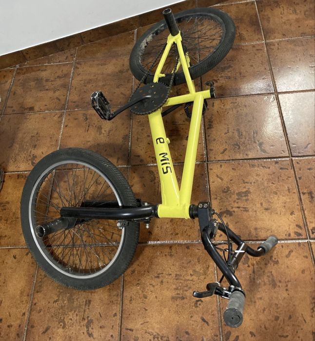 Bicicleta BMX Freestyle – Muito Robusta e Reforçada