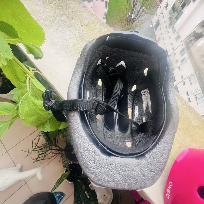 10€ cada!!! 2-Capacetes de menina .