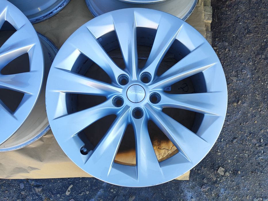 Диск TESLA SR R19 5x120 1059337-00-A 12-20 ET40 8J тесла