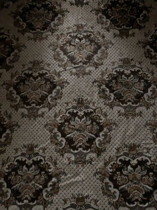 Продам 2 покривала на диван