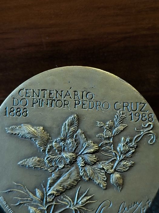 Medalha em Bronze alusiva ao centenário da morte do pintor Pedro Cruz 1888 / 1988