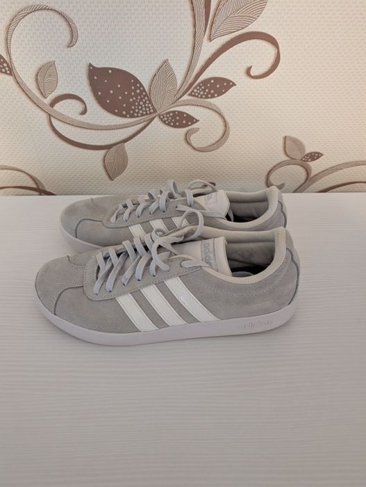 жіночі кеди adidas