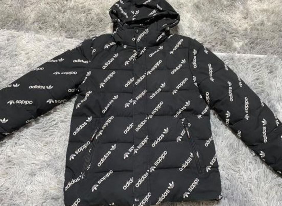 Продам демісезонну куртку на хлопчика (юніор).