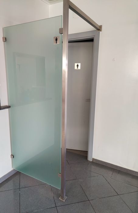 Divisória Biombo de Vidro Antecâmara WC