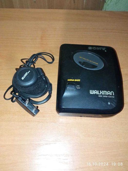 Касетний плеєр SONY WALKMAN WM-EX112 Mega Bass