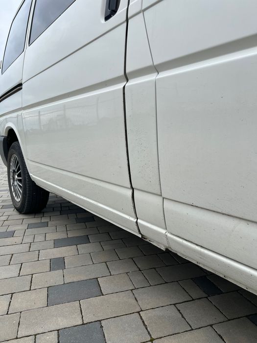 Автомобіль VW TRANSPORTER