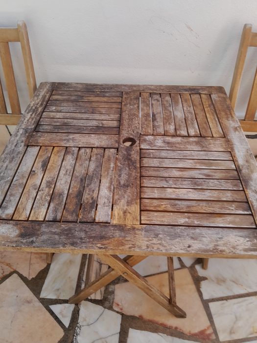 Mesa e duas cadeiras Kasa