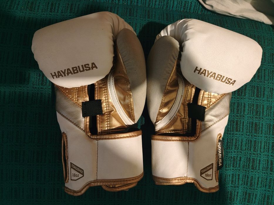 Боксерские перчатки Hayabusa T3, 16oz — состояние близкое к новым