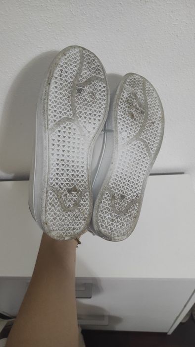 Sapatilhas brancas com detalhe tigresa