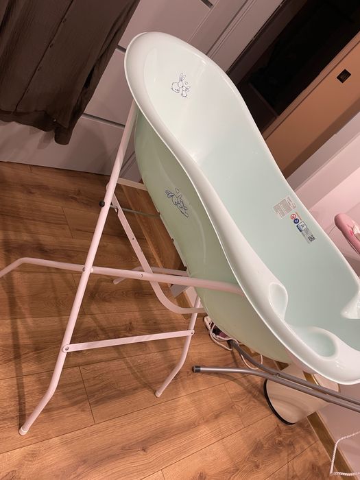 Wanienka niemowlęca ze stelażem