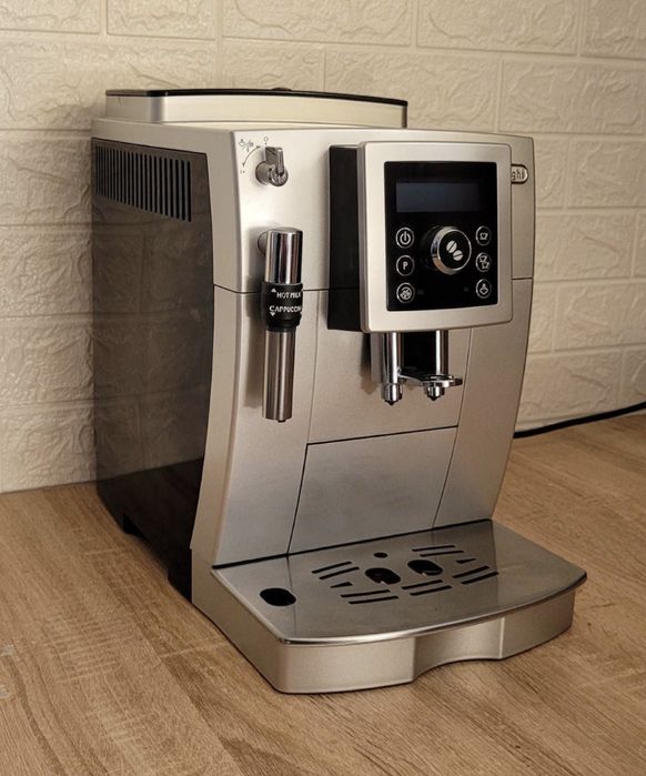 Кавомашина, кофемашина кавоварка Delonghi magnifica s ECAM 23.420