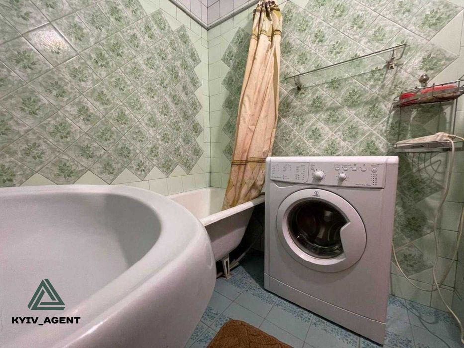 4 окремі кімнати по вул  Олександри Екстер 12 ! Низький поверх