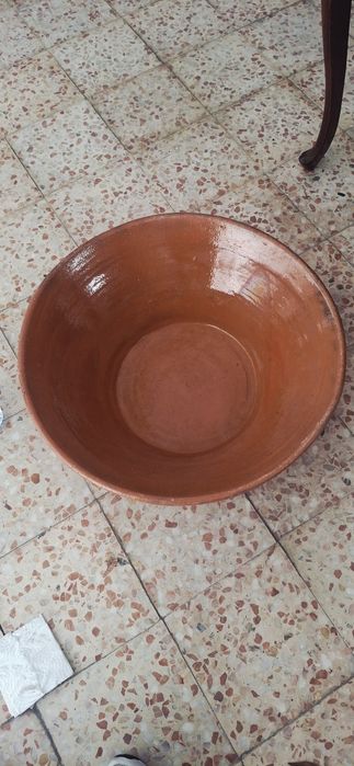 Alguidares de barro grandes (60–80 cm) – ótimos para uso tradicional