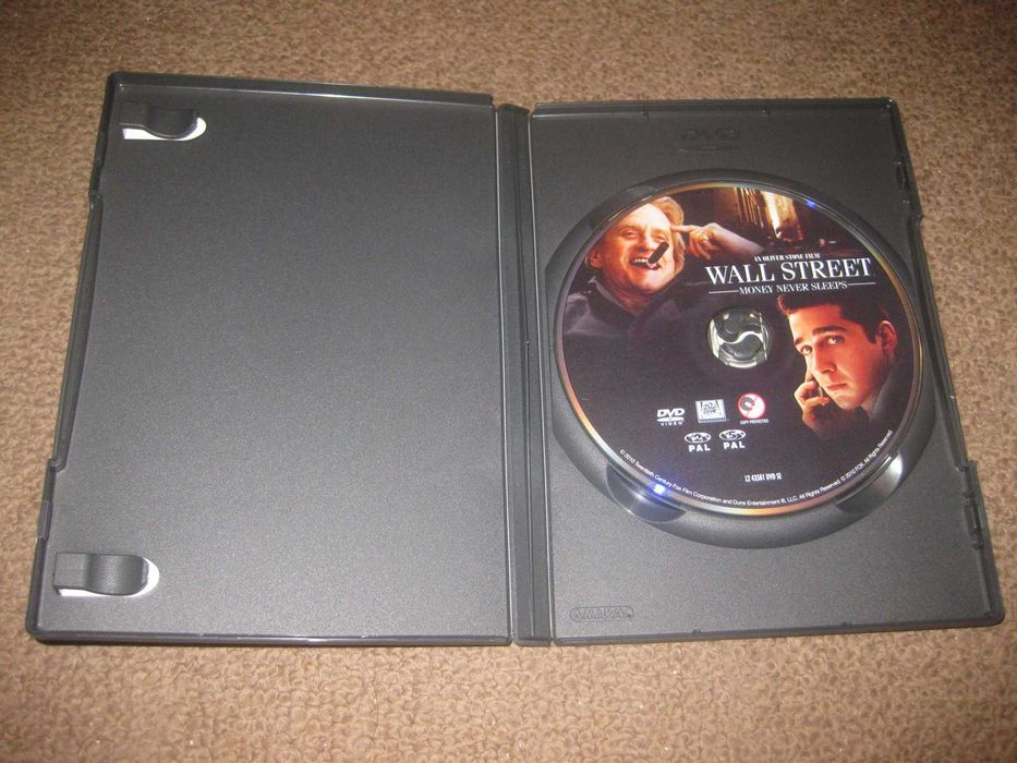 DVD "Wall Street: O Dinheiro Nunca Dorme" com Michael Douglas