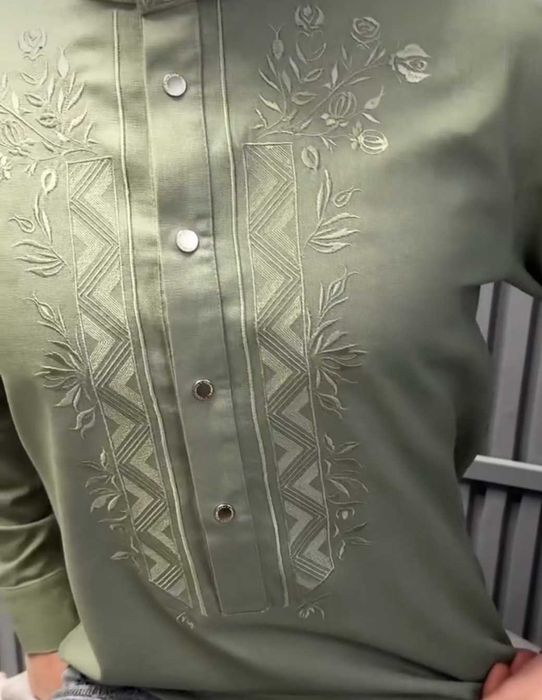 Вишиванка чоловіча колір хакі ,зелений,повністю льон