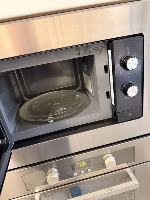 Microondas encastre novo