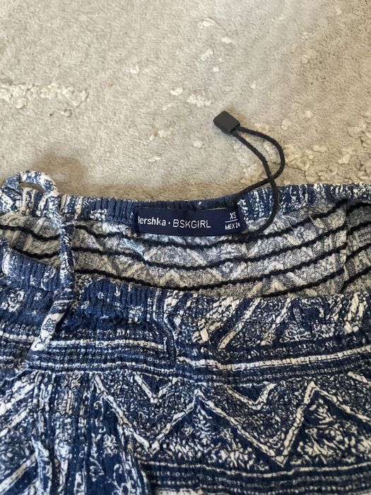 Roupa: Top bershka azul
