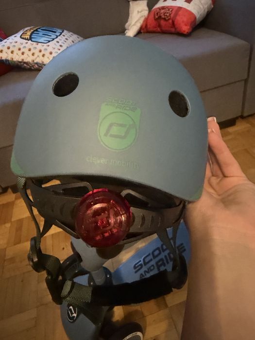 Hulajnoga Scoot and Ride z kaskiem