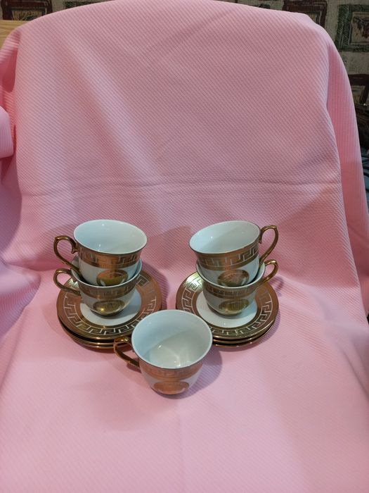 Лот Кружки с блюдцами