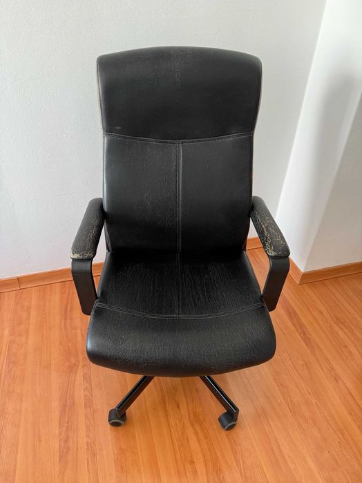 Cadeiras de Escritório IKEA MALKOLM – Giratórias e Reguláveis