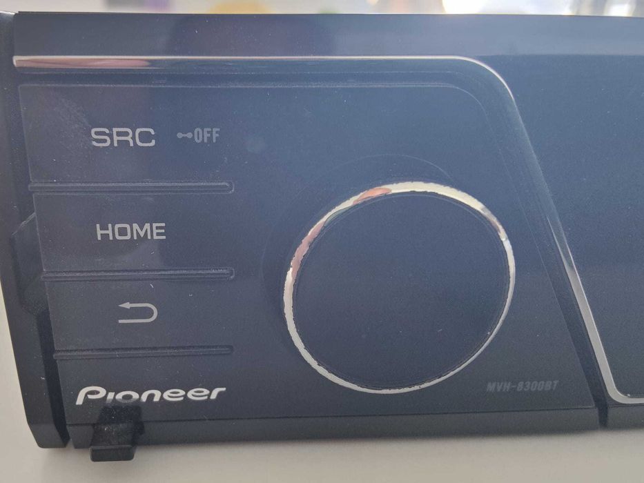 Autorrádio Pioneer MVH-8300BT (Bluetooth Parrot / Ecrã 3" TFT / USB / SD)