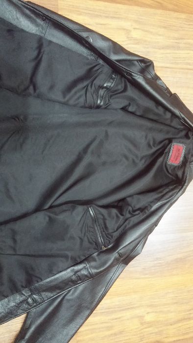 Casaco de homem em couro