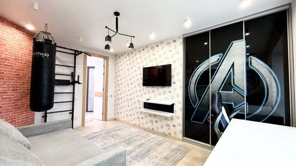 Продам 4-комнатную квартиру в ЖК Атлант. 3 спальни. Мебель и техника.