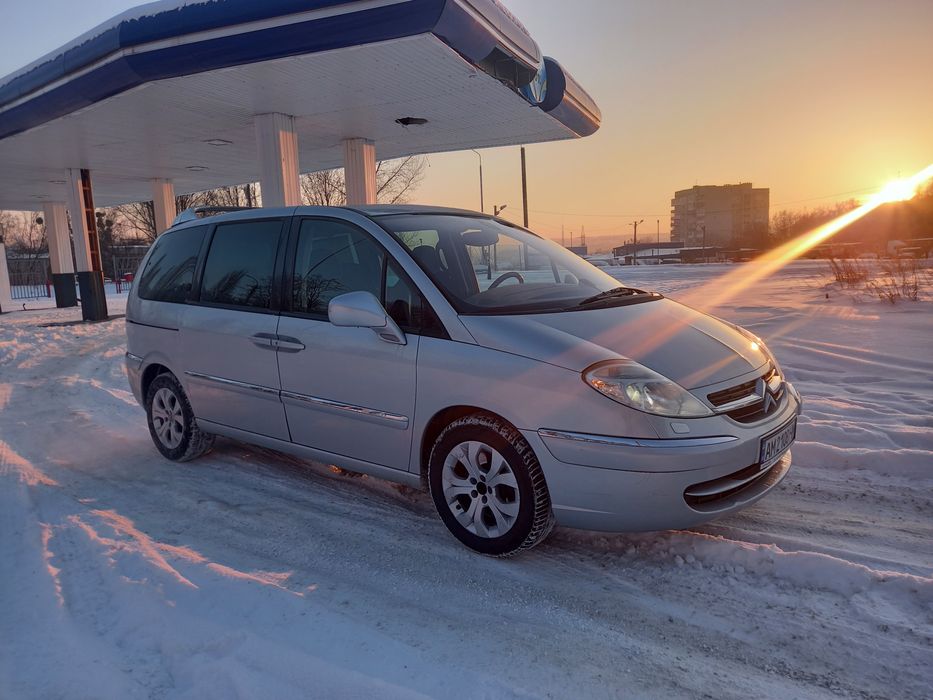 Продам Citroen C8