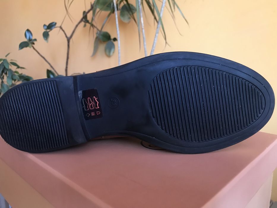 Продам черевики жіночі челсі Estro