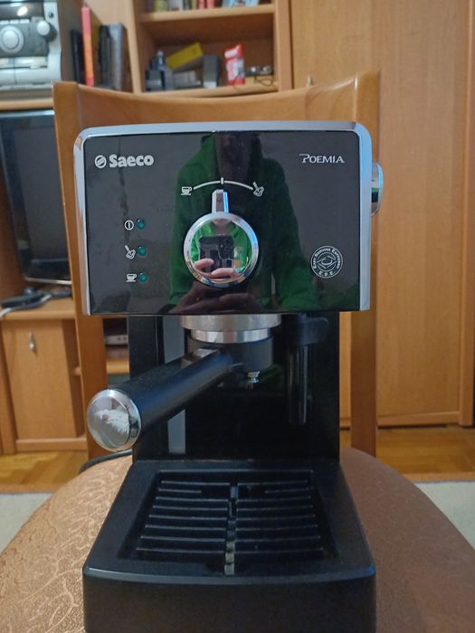 Автоматична кавоварка Saeco Poemia