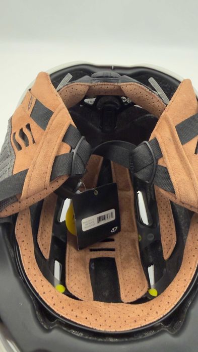 Nowy Kask Rowerowy Giro Bexley Mips r. M (55-59cm)
