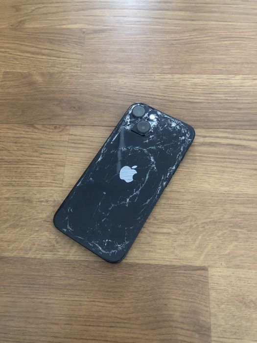 iPhone 13 uszkodzony, wlacza sie