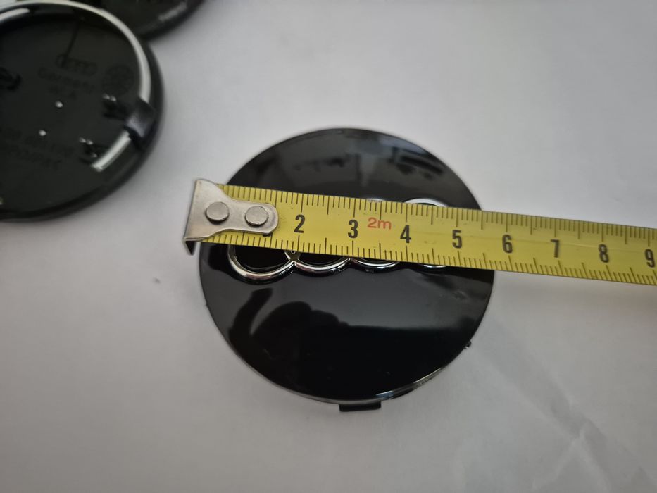 dekielki kołpaki w alu felgi do audi czarne średnica 60/60mm