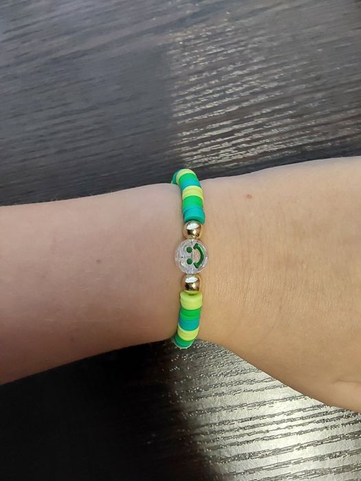 Браслети з бусин