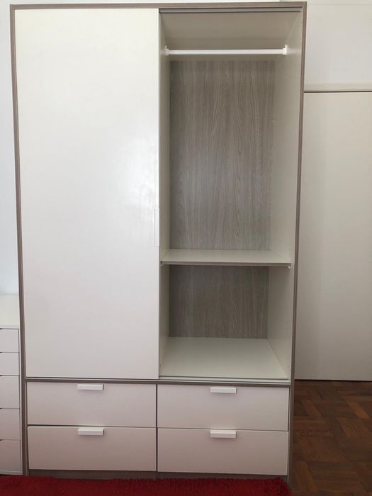 Roupeiro branco