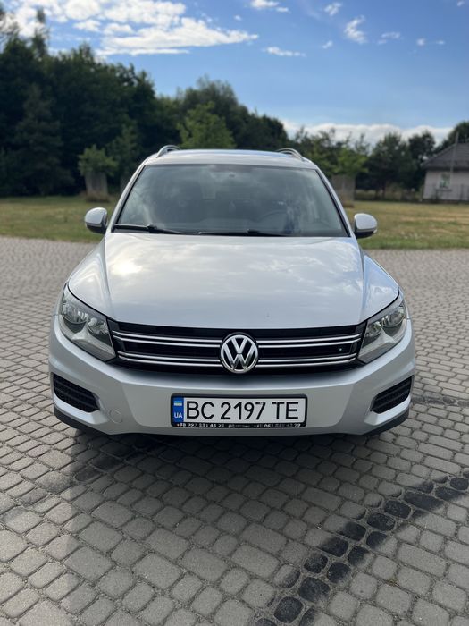 Продам чудовий повнопривідний кросовер Volkswagen Tiguan 2018 року випуску на автоматі у дуже гарному стані.
