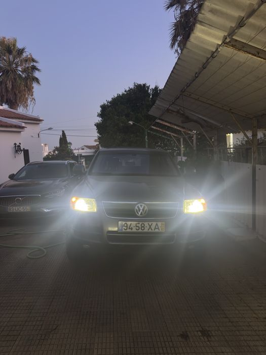 VW Touareg r5 manual com suspensao de molas e todos os sistemas e diferencias de tracção a funcionar.