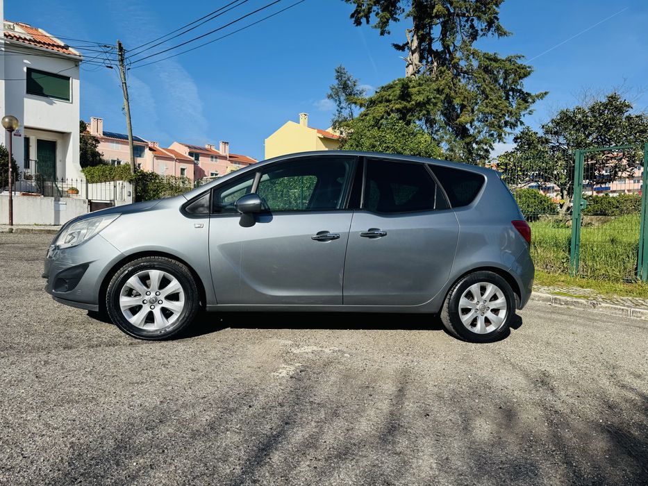 Vendo Opel Meriva 1.3 CDTI em bom estado